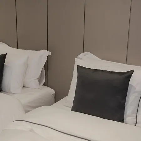 Central Inn Hotel 4*