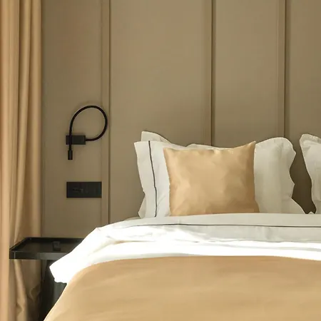 Central Inn Hotel Τίρανα