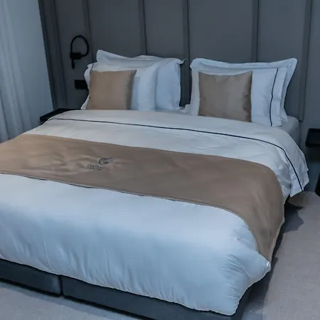 فندق Central Inn Hotel 4*