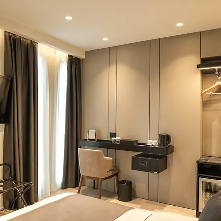 Central Inn Hotel 4* تيرانا