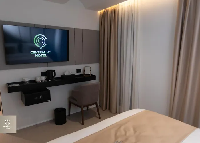 מלון Central Inn Hotel
