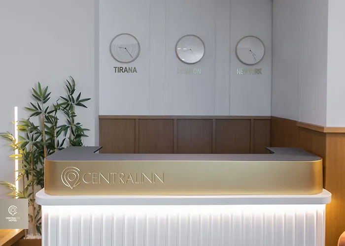 Central Inn Hotel טיראנה