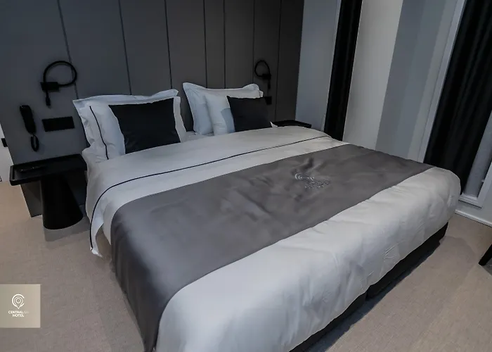 מלון Central Inn Hotel 4*