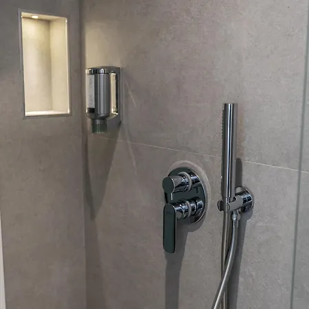 Central Inn Hotel 酒店 4*