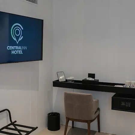فندق Central Inn Hotel تيرانا