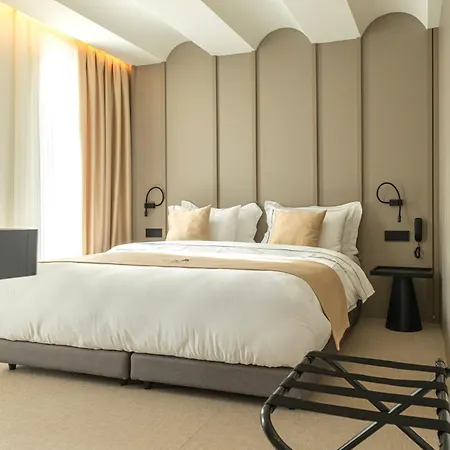 فندق Central Inn Hotel 4*