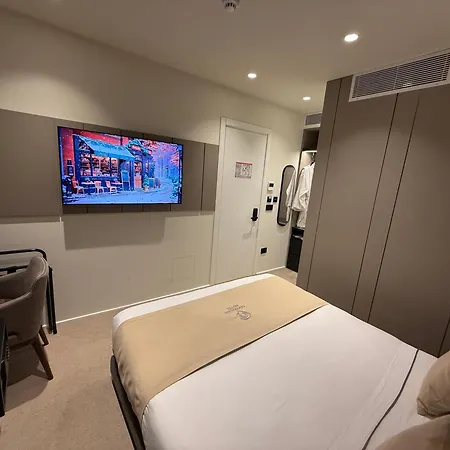 ホテル Central Inn Hotel ティラナ