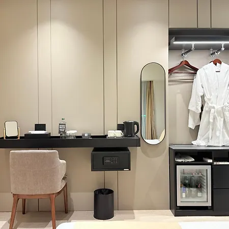 Central Inn Hotel 4* Tirana