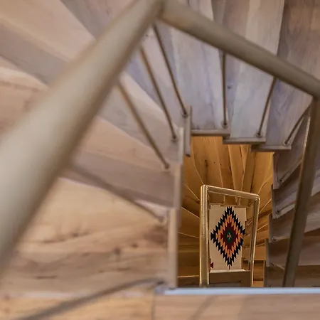 Central Inn Hotel Hotell 4*