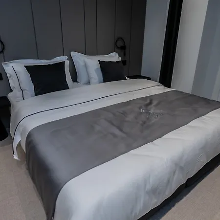 فندق Central Inn Hotel 4*