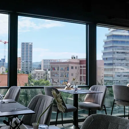 Central Inn Hotel 4*