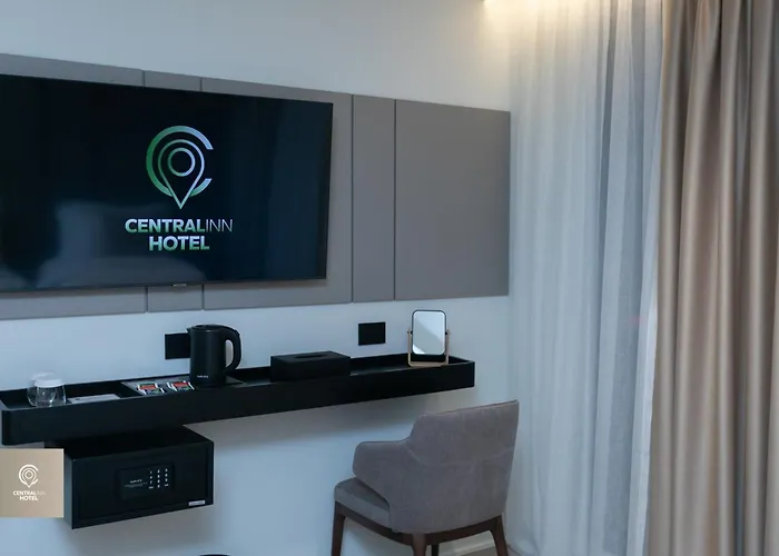 Central Inn Hotel 酒店 地拉那