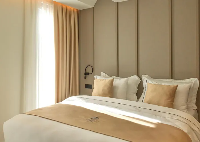 Central Inn Hotel 酒店 地拉那
