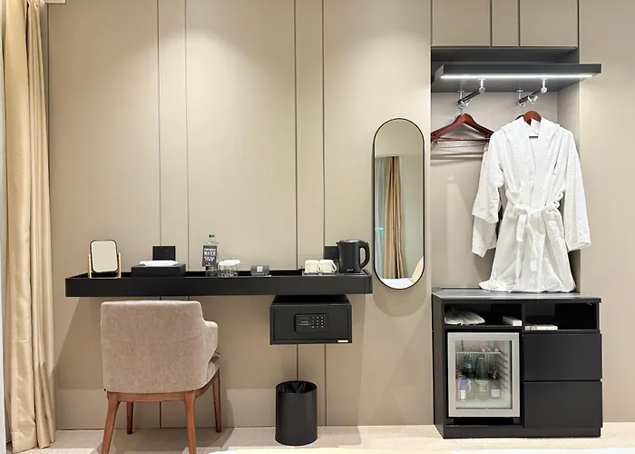 Central Inn Hotel 4* Tirana