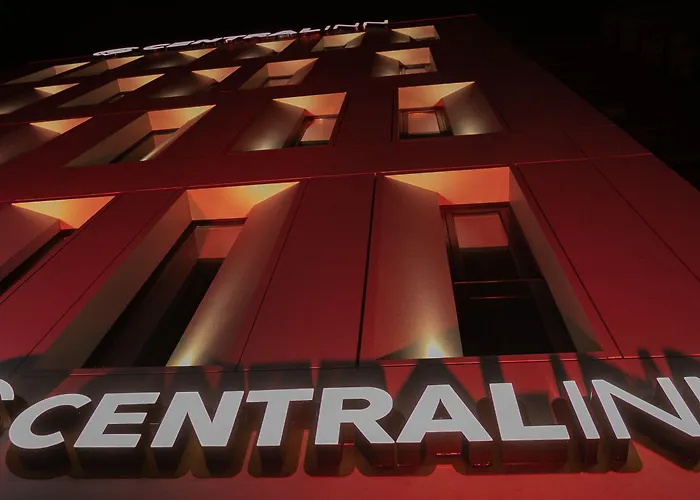 Central Inn Hotel 酒店 4*